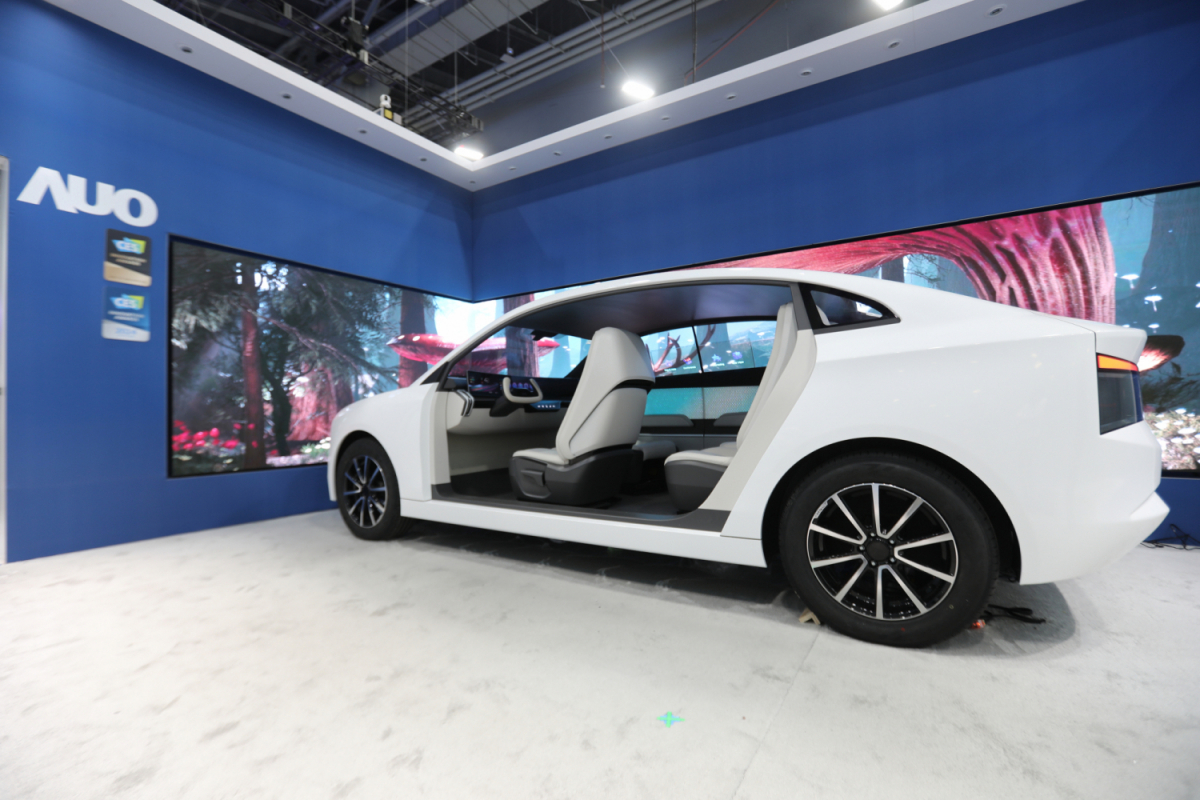 友達發表全新Smart Cockpit 2024，大秀顯示應用成果、及釋放Micro LED終極顯示技術量能的全新智慧座艙，以營造突破性、沉浸式的視覺體驗，重新定義智慧座艙，滿足駕乘人員的全方位感受。