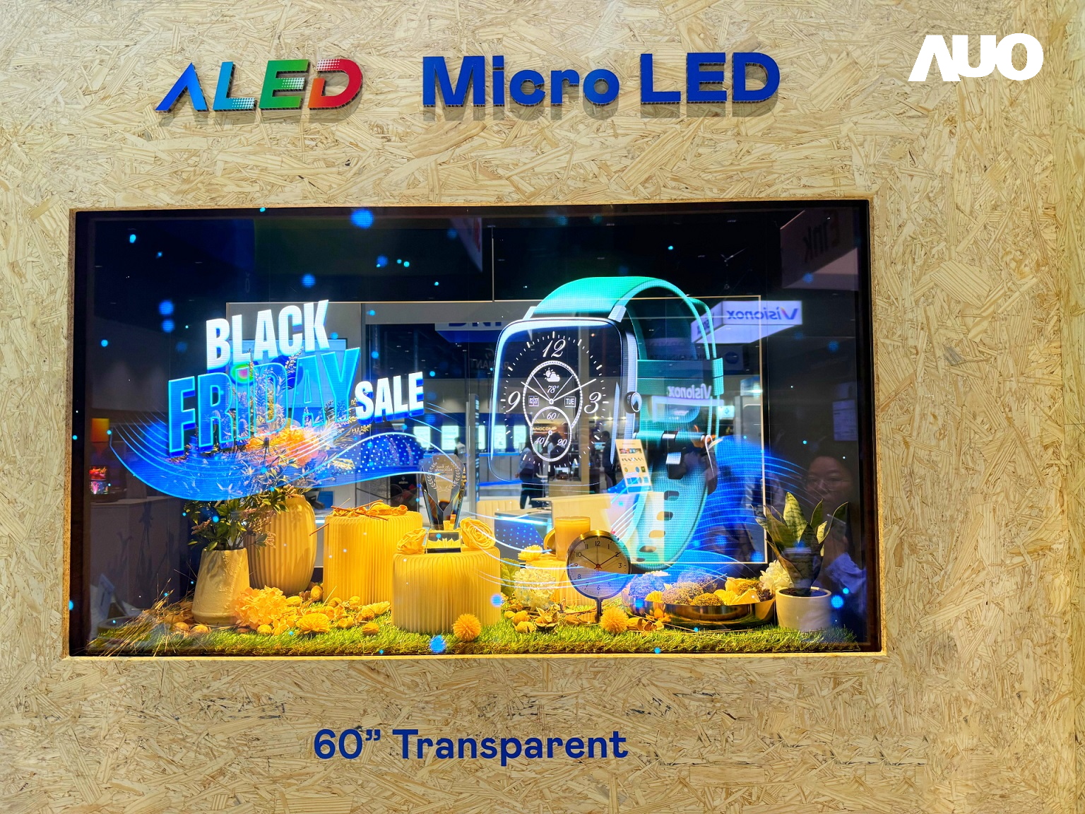 友達領先業界打造「60吋高透明度Micro LED顯示器」，具高穿透率、低繞射、高亮度、無縫拼接等優勢，展現如家庭玄關窗屏、商品展示櫥窗，或觀光運具的導覽窗屏之應用潛力，獲台灣精品標誌